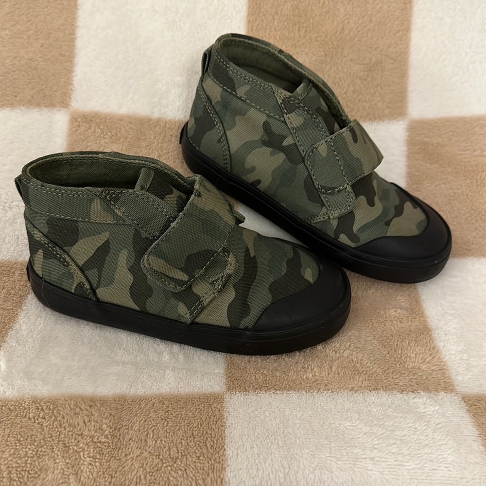 Camo canvas boots
